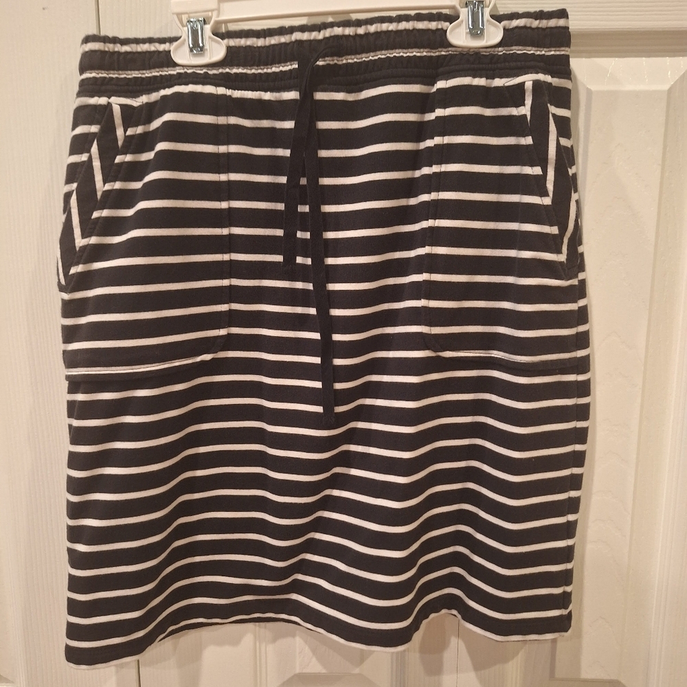Striped skirt with pockets sz medium